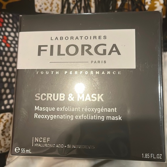 Laboratories Filorga Scrub & Mask Reoxygenating Exfoliating Mask - Picture 1 of 4